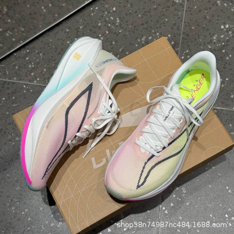 새로운 초경량 남성 스포츠 신발 가볍고 통기성이 뛰어난 - Sneaker Career 리뷰 및 가격